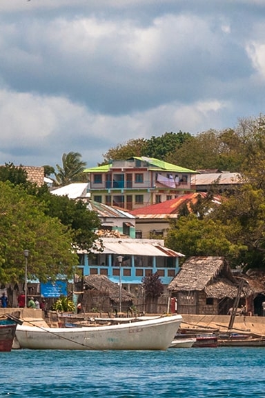 IntoAfrica-Destinos-Kenia-CostaSur-Destacada-min